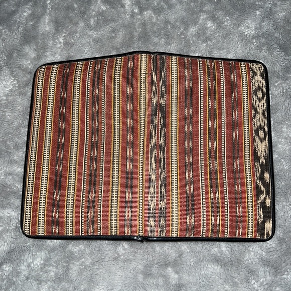 Patterned Travel Case. - Picture 2 of 8